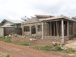 Neubau der Bibliothek neben dem Pujehun Community Mediation & Learning Center